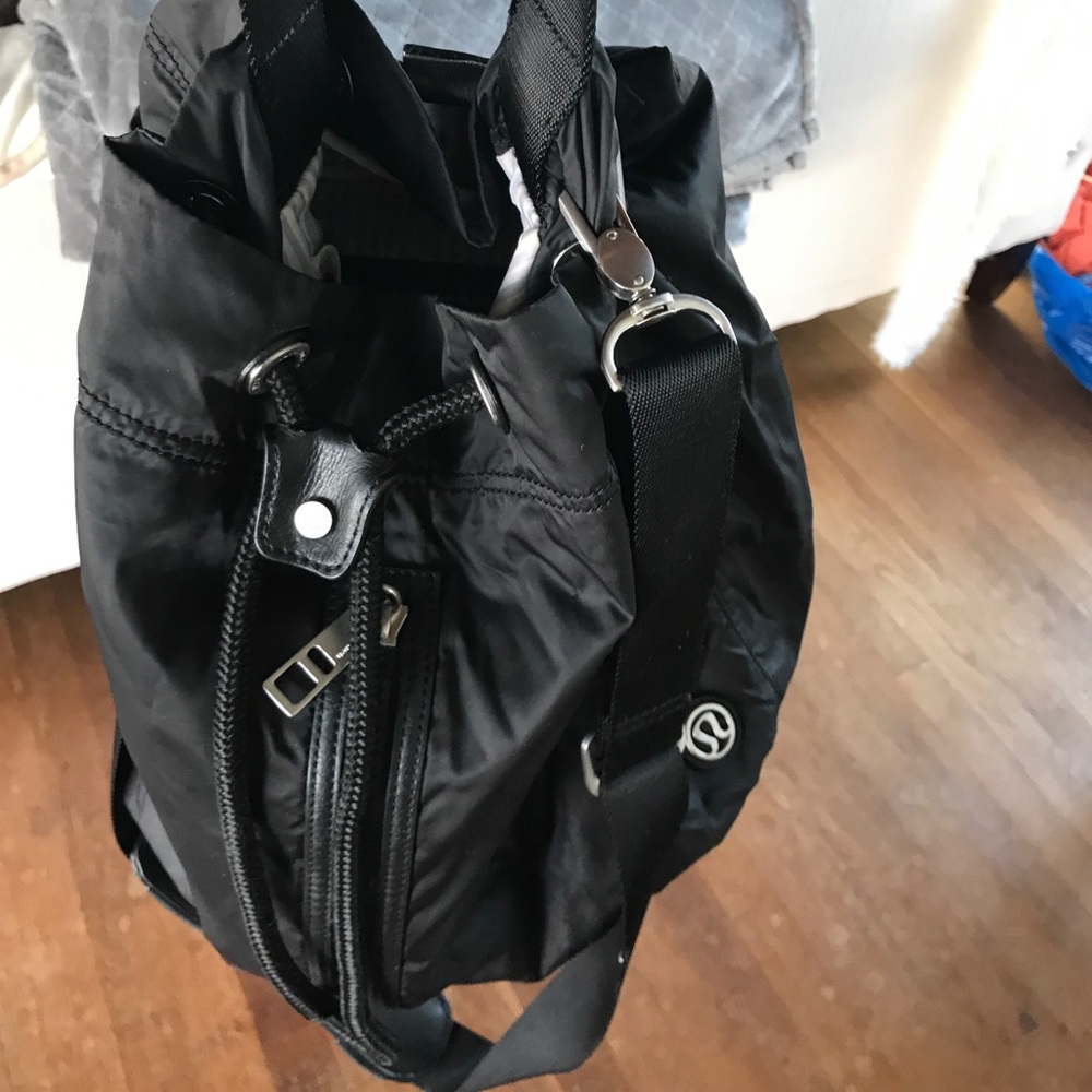 Lululemon bucket 💯 Polyester string bag